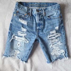American Eagle Mens Denim Shorts, Med Blue Wash, Destroyed, Size 26